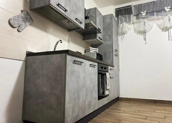 Residenza Mazzini アパート アヴェッツァーノ